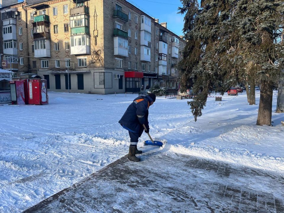 МУП «Простор» ежедневно выполняет все необходимые работы по содержанию городских улиц МУП «Простор» ежедневно выполняет все необходимые работы по содержанию городских улиц