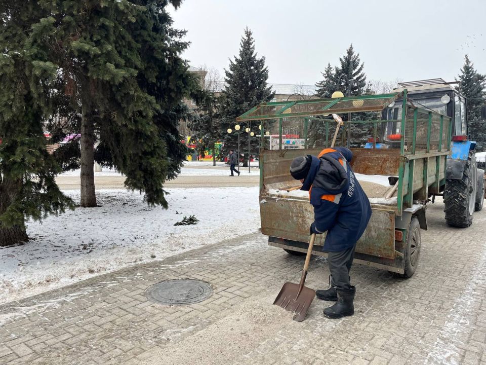 МУП «Простор» ежедневно выполняет все необходимые работы по содержанию городских улиц МУП «Простор» ежедневно выполняет все необходимые работы по содержанию городских улиц