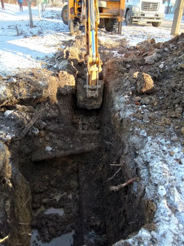 Аварийно-восстановительный отряд из Кузбасса продолжает работу в Горловке Аварийно-восстановительный отряд из Кузбасса продолжает работу в Горловке