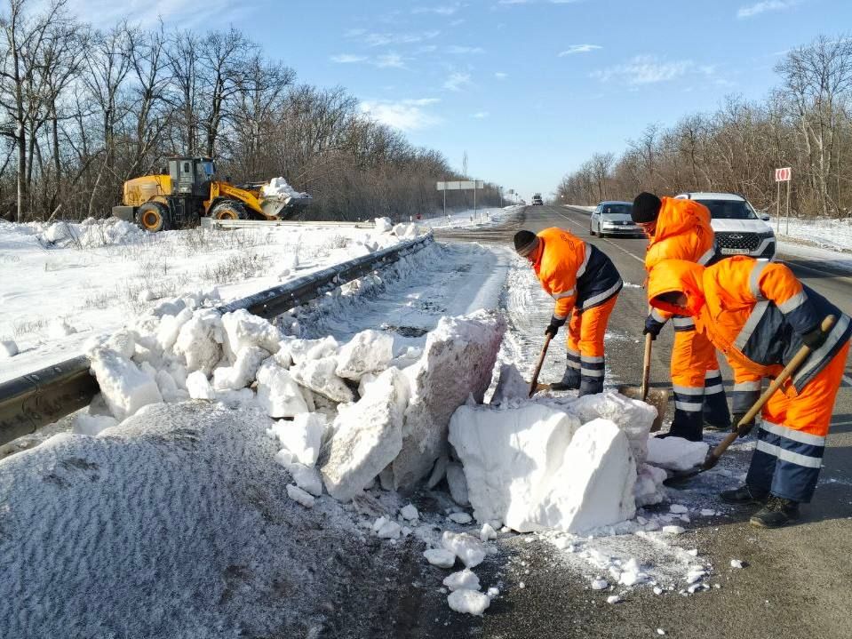 Продолжаем мероприятия по обеспечению безопасного проезда на дорогах общего пользования Продолжаем мероприятия по обеспечению безопасного проезда на дорогах общего пользования