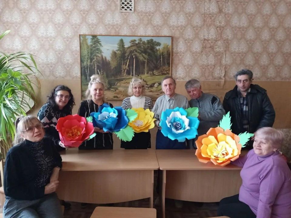 В Горловке прошел урок аппликации В Горловке прошел урок аппликации