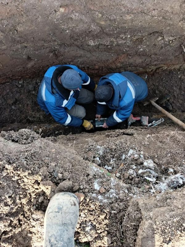 Аварийно-восстановительный отряд из Кузбасса продолжает работу в Горловке Аварийно-восстановительный отряд из Кузбасса продолжает работу в Горловке