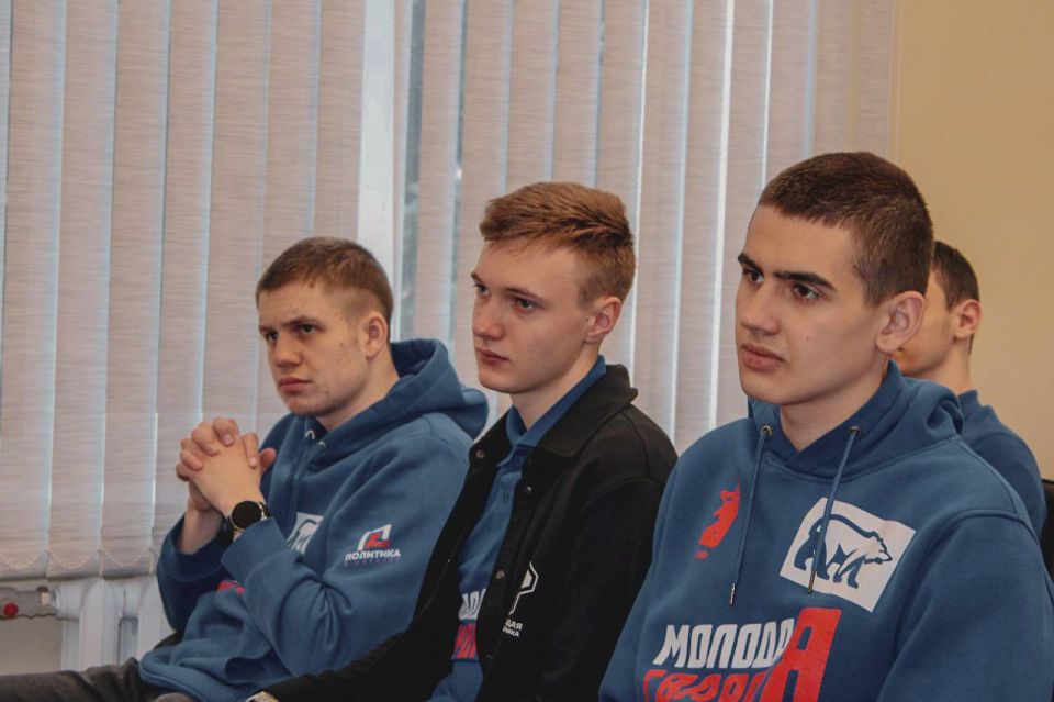 Молодёжка пообщалась с начальником отдела молодежной политики и руководителем Горловского штаба МР и МГЕР Молодёжка пообщалась с начальником отдела молодежной политики и руководителем Горловского штаба МР и МГЕР