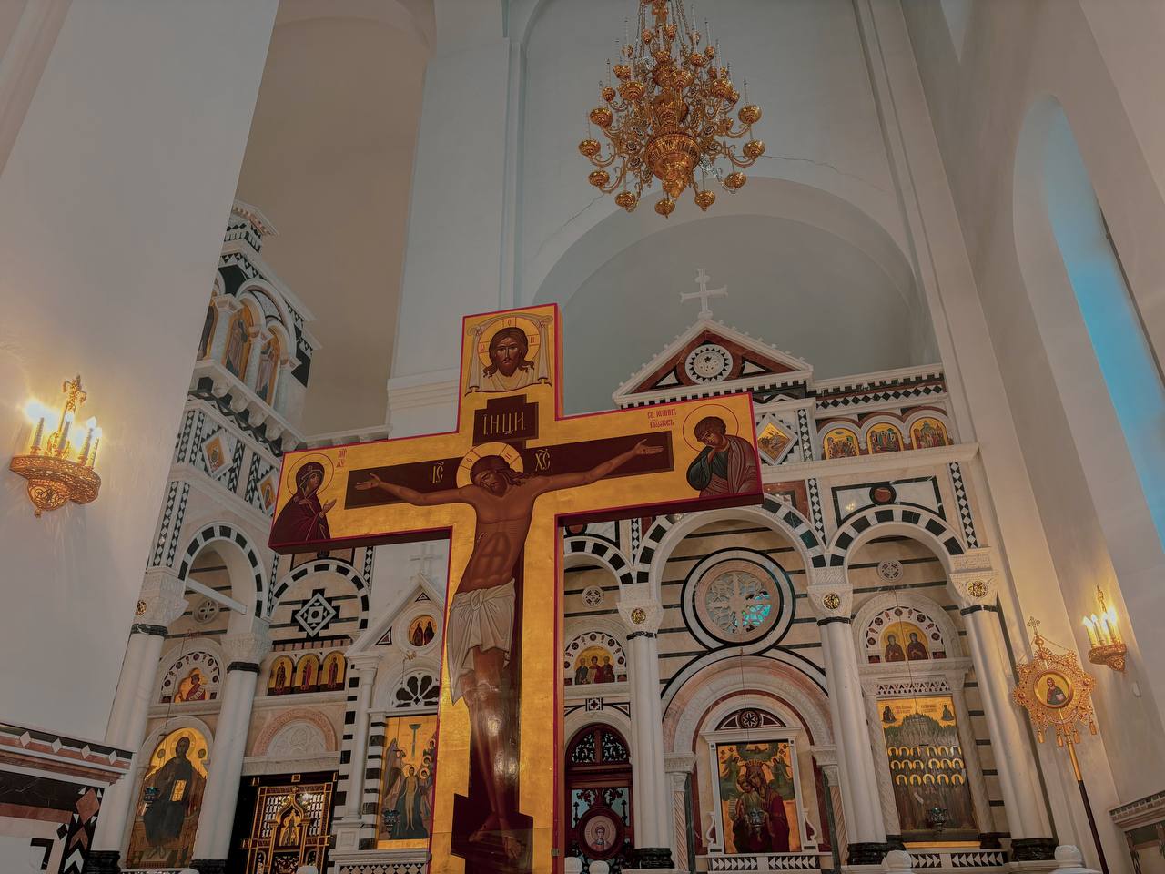 В День Православной молодёжи волонтёры посетили храм В День Православной молодёжи волонтёры посетили храм