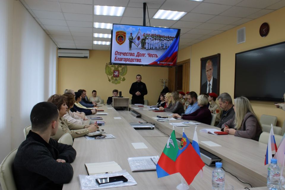 В администрации городского округа Горловка Донецкой Народной Республики прошла рабочая встреча с начальником регионального штаба ДНР Виктор Викторович Пудак В администрации городского округа Горловка Донецкой Народной Республики прошла рабочая встреча с начальником регионального штаба ДНР Виктор Викторович Пудак