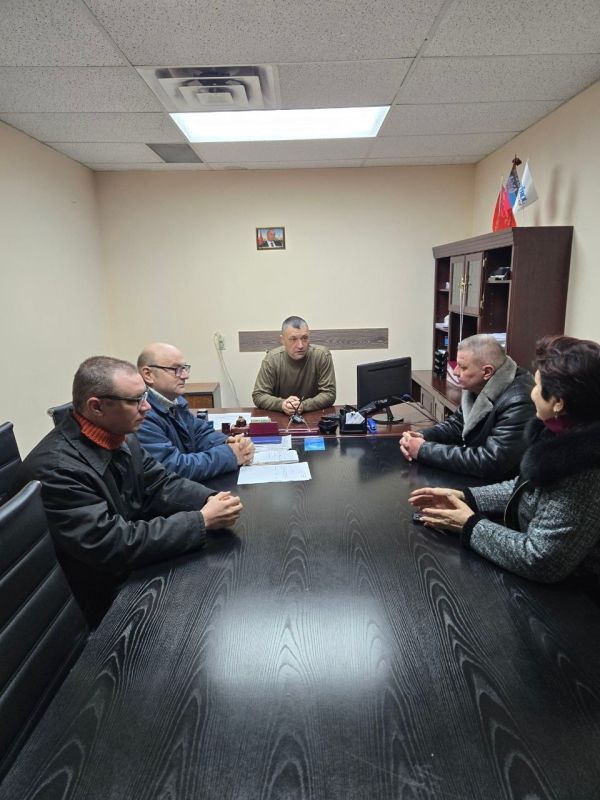 Роман Конев: 17 февраля 2026 года во исполнение поручения Главы Донецкой Народной Республики Дениса Пушилина депутаты Горловского городского совета – Наталия Ботвина, Максим Лебедев, Олег Сладкевич, Александр Кунов провели... Роман Конев: 17 февраля 2026 года во исполнение поручения Главы Донецкой Народной Республики Дениса Пушилина депутаты Горловского городского совета – Наталия Ботвина, Максим Лебедев, Олег Сладкевич, Александр Кунов провели...