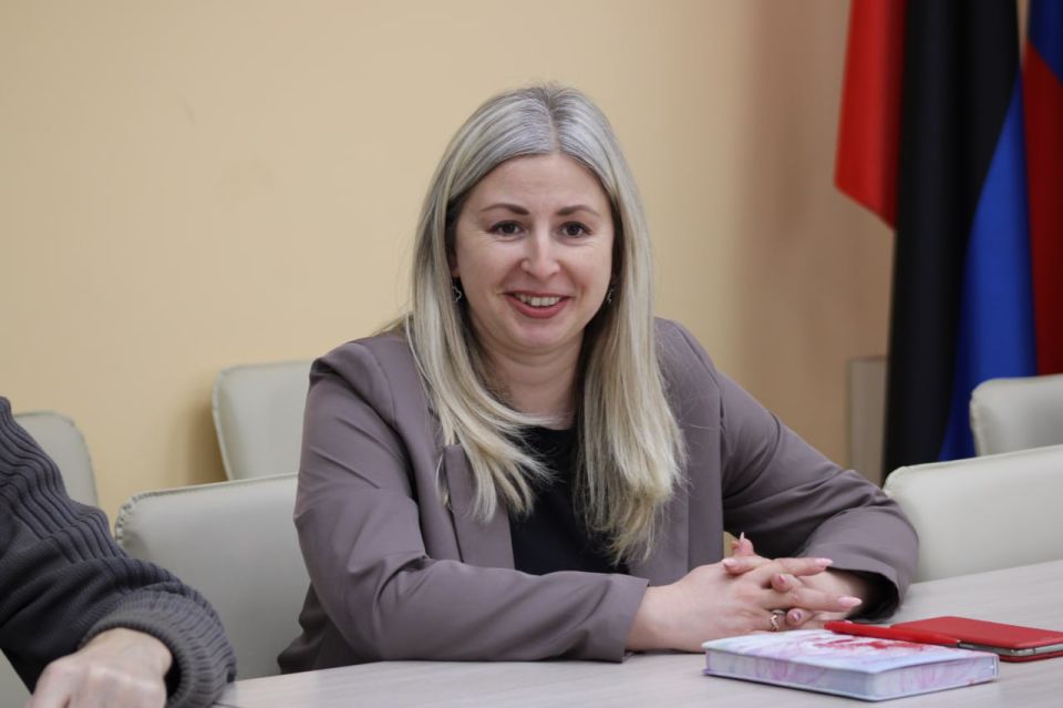 В администрации городского округа Горловка Донецкой Народной Республики прошла рабочая встреча с начальником регионального штаба ДНР Виктор Викторович Пудак В администрации городского округа Горловка Донецкой Народной Республики прошла рабочая встреча с начальником регионального штаба ДНР Виктор Викторович Пудак