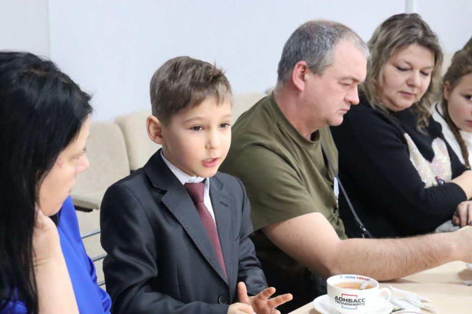 В ГУП ДНР «ДОНБАССТЕПЛОЭНЕРГО» СОСТОЯЛОСЬ ЧАЕПИТИЕ С УЧАСТНИКАМИ СВО И ЧЛЕНАМИ ИХ СЕМЕЙ В ГУП ДНР «ДОНБАССТЕПЛОЭНЕРГО» СОСТОЯЛОСЬ ЧАЕПИТИЕ С УЧАСТНИКАМИ СВО И ЧЛЕНАМИ ИХ СЕМЕЙ