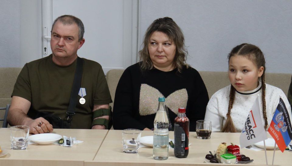 В ГУП ДНР «ДОНБАССТЕПЛОЭНЕРГО» СОСТОЯЛОСЬ ЧАЕПИТИЕ С УЧАСТНИКАМИ СВО И ЧЛЕНАМИ ИХ СЕМЕЙ В ГУП ДНР «ДОНБАССТЕПЛОЭНЕРГО» СОСТОЯЛОСЬ ЧАЕПИТИЕ С УЧАСТНИКАМИ СВО И ЧЛЕНАМИ ИХ СЕМЕЙ