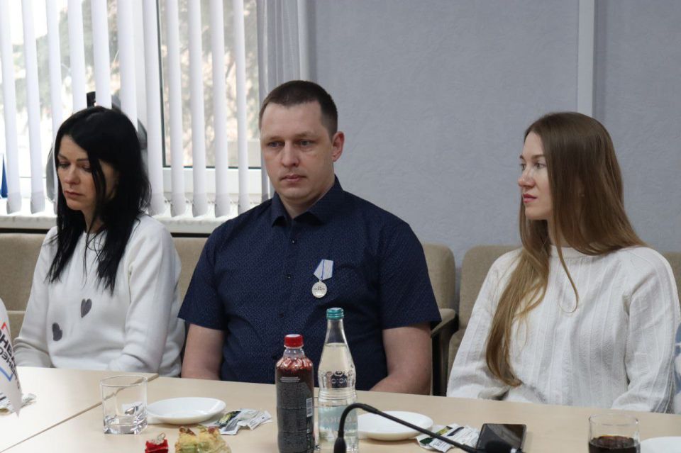 В ГУП ДНР «ДОНБАССТЕПЛОЭНЕРГО» СОСТОЯЛОСЬ ЧАЕПИТИЕ С УЧАСТНИКАМИ СВО И ЧЛЕНАМИ ИХ СЕМЕЙ В ГУП ДНР «ДОНБАССТЕПЛОЭНЕРГО» СОСТОЯЛОСЬ ЧАЕПИТИЕ С УЧАСТНИКАМИ СВО И ЧЛЕНАМИ ИХ СЕМЕЙ