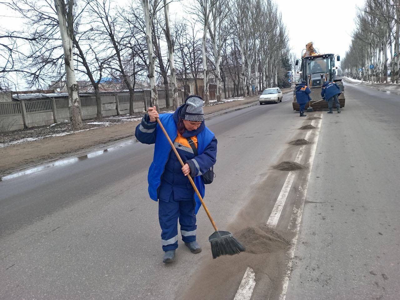 МУП «Простор» ежедневно выполняет все необходимые работы по содержанию городских улиц МУП «Простор» ежедневно выполняет все необходимые работы по содержанию городских улиц