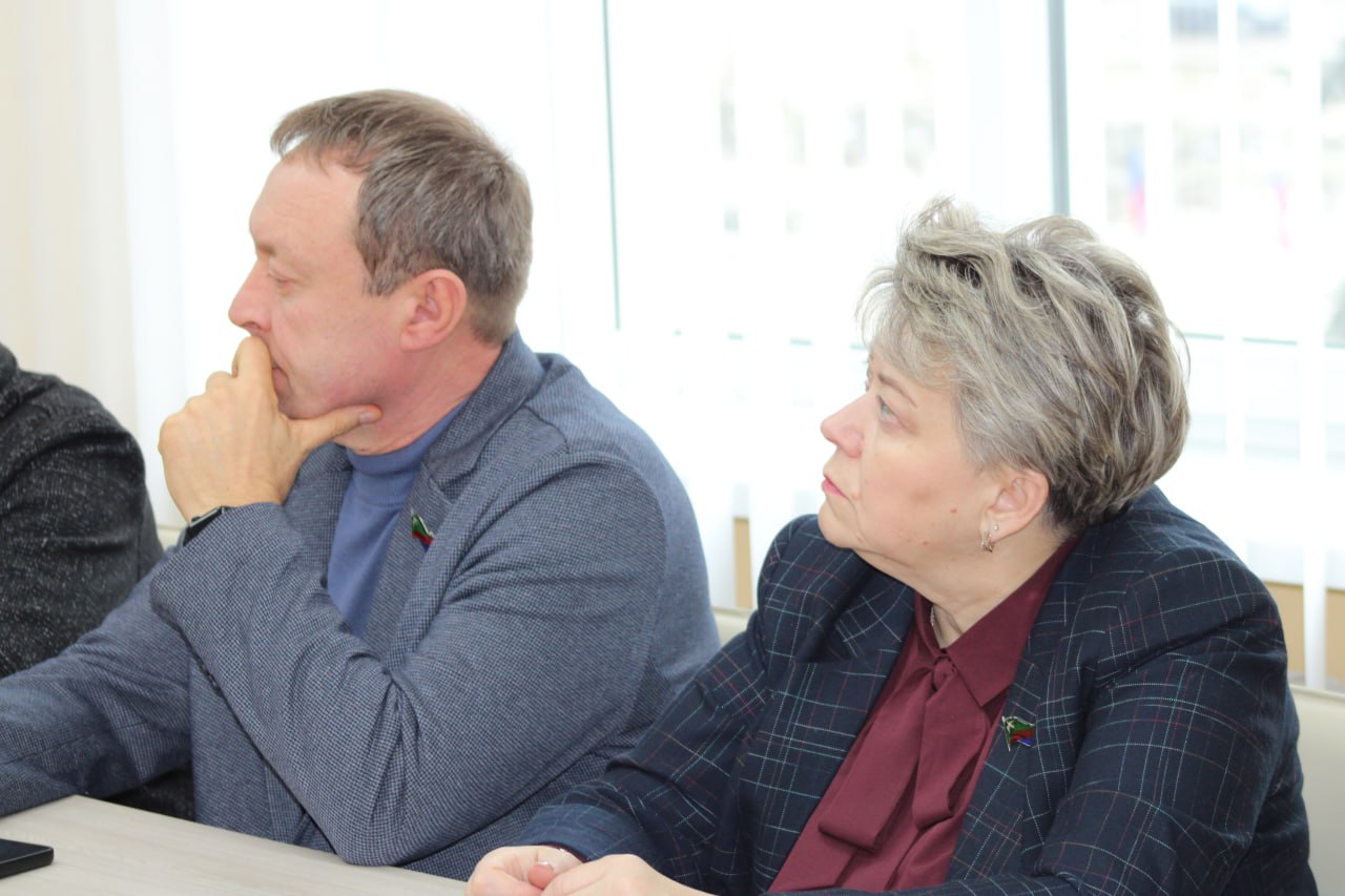 Иван Приходько: Сегодня принял участие в шестьдесят первом очередном заседании Горловского городского совета Донецкой Народной Республики первого созыва, которое проводил Председатель Горловского горсовета Роман Геннадьевич... Иван Приходько: Сегодня принял участие в шестьдесят первом очередном заседании Горловского городского совета Донецкой Народной Республики первого созыва, которое проводил Председатель Горловского горсовета Роман Геннадьевич...