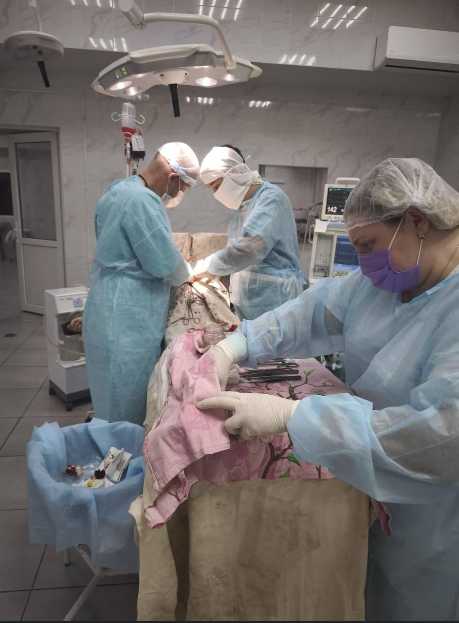 Врач-хирург из Кузбасса месяц помогал коллегам в Горловке Врач-хирург из Кузбасса месяц помогал коллегам в Горловке