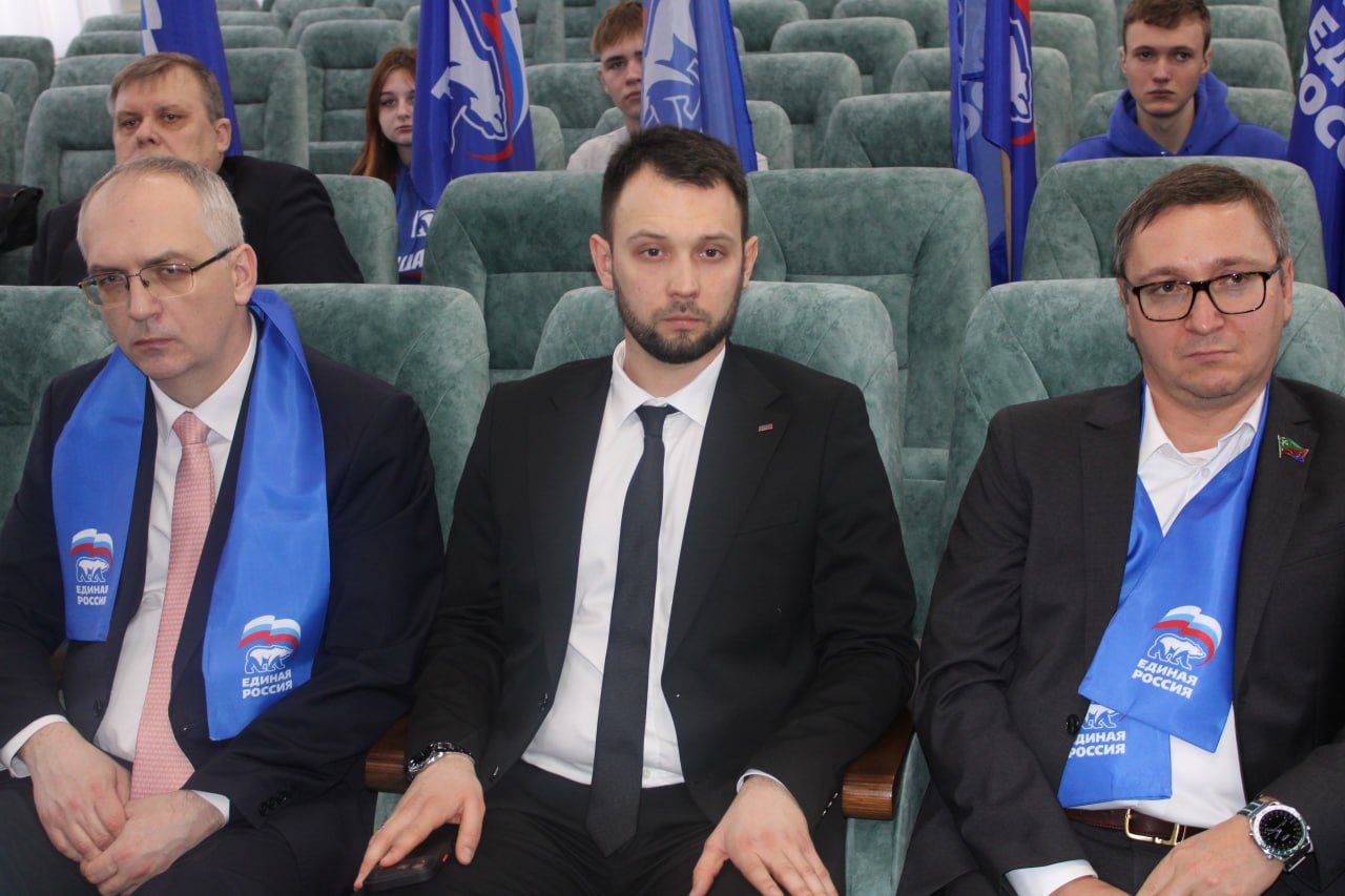 Иван Приходько: В Горловке состоялся муниципальный отчетный форум «Возрождаем Донбасс вместе с Единой Россией» Иван Приходько: В Горловке состоялся муниципальный отчетный форум «Возрождаем Донбасс вместе с Единой Россией»