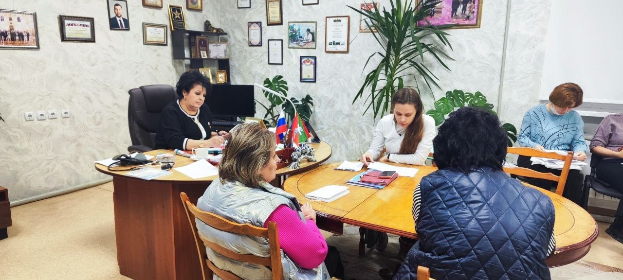 Роман Конев: Депутат Горловского городского совета Донецкой Народной Республики первого созыва Нелля Якуненко подвела итоги своей депутатской деятельности за 2025 год Роман Конев: Депутат Горловского городского совета Донецкой Народной Республики первого созыва Нелля Якуненко подвела итоги своей депутатской деятельности за 2025 год