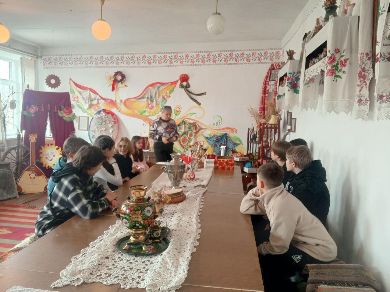 В Горловке прошел мастер-класс по куклам-мотанкам