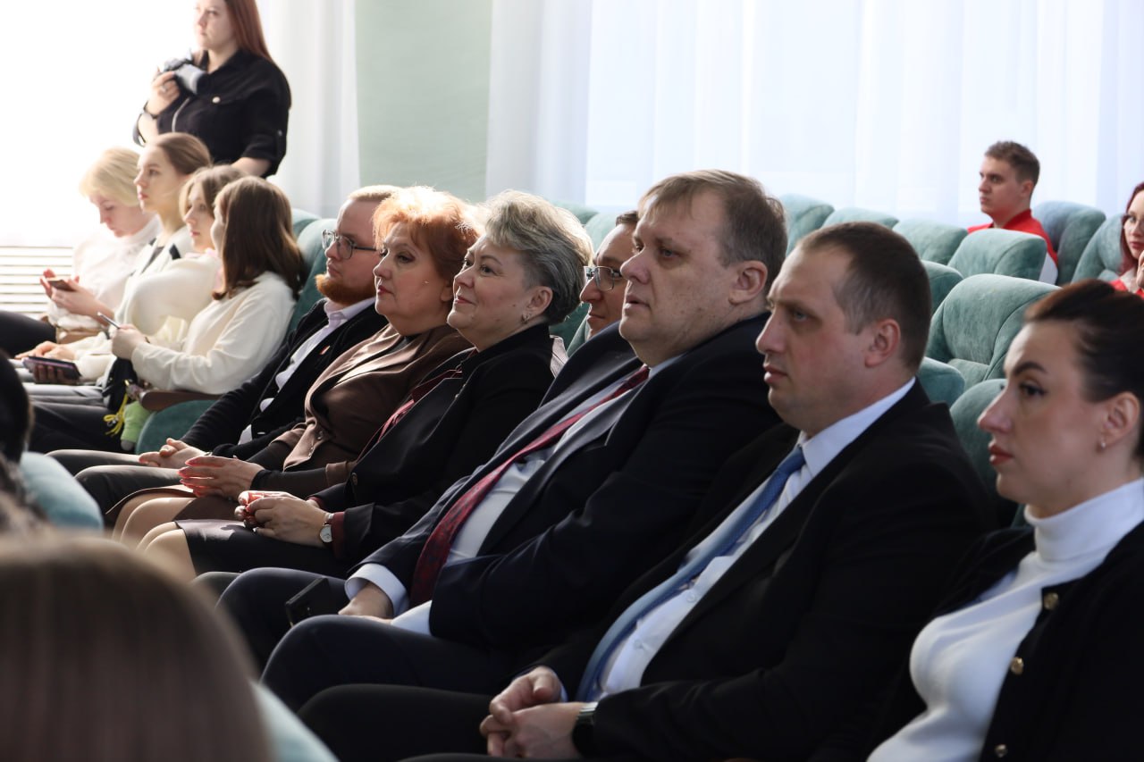 Горловка завтрашнего дня: профильные классы проектируют будущее Горловка завтрашнего дня: профильные классы проектируют будущее