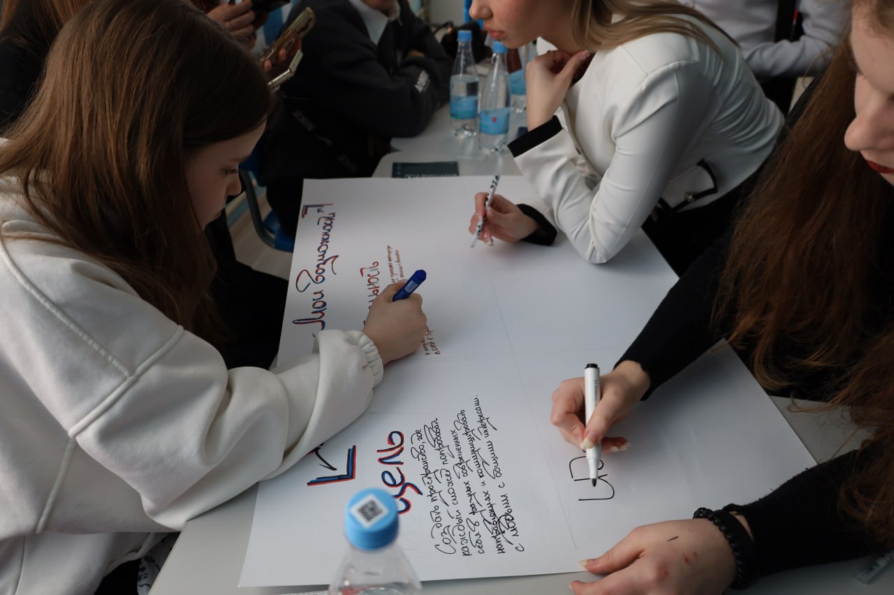 Горловка завтрашнего дня: профильные классы проектируют будущее Горловка завтрашнего дня: профильные классы проектируют будущее