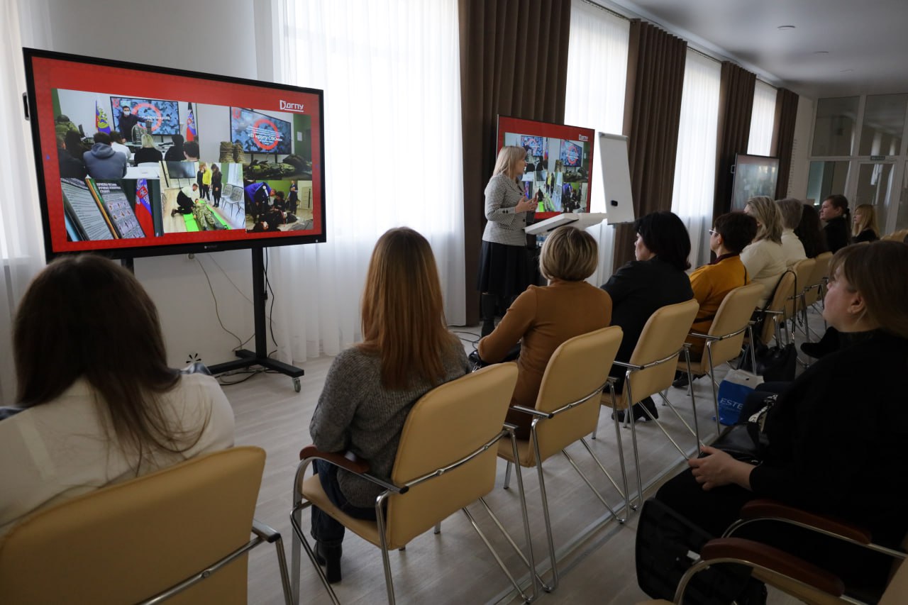 Горловка завтрашнего дня: профильные классы проектируют будущее Горловка завтрашнего дня: профильные классы проектируют будущее