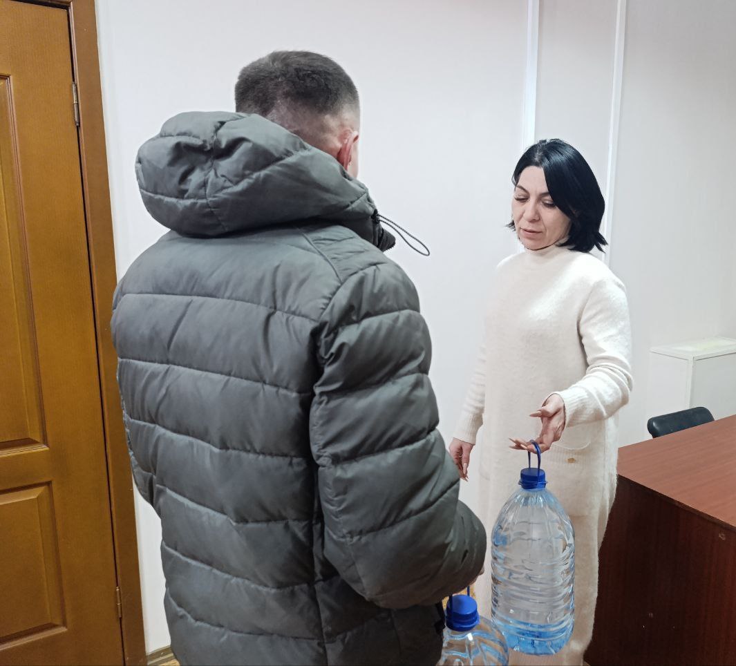 Роман Конев: 4 марта 2026 года депутаты Горловского городского совета от фракции «Единая Россия» – София Потапова, Александр Бобровский, Светлана Евсеенко, Николай Гальченко, Алексей Костин, Игорь Толкачёв, Елена Кузьмина и... Роман Конев: 4 марта 2026 года депутаты Горловского городского совета от фракции «Единая Россия» – София Потапова, Александр Бобровский, Светлана Евсеенко, Николай Гальченко, Алексей Костин, Игорь Толкачёв, Елена Кузьмина и...