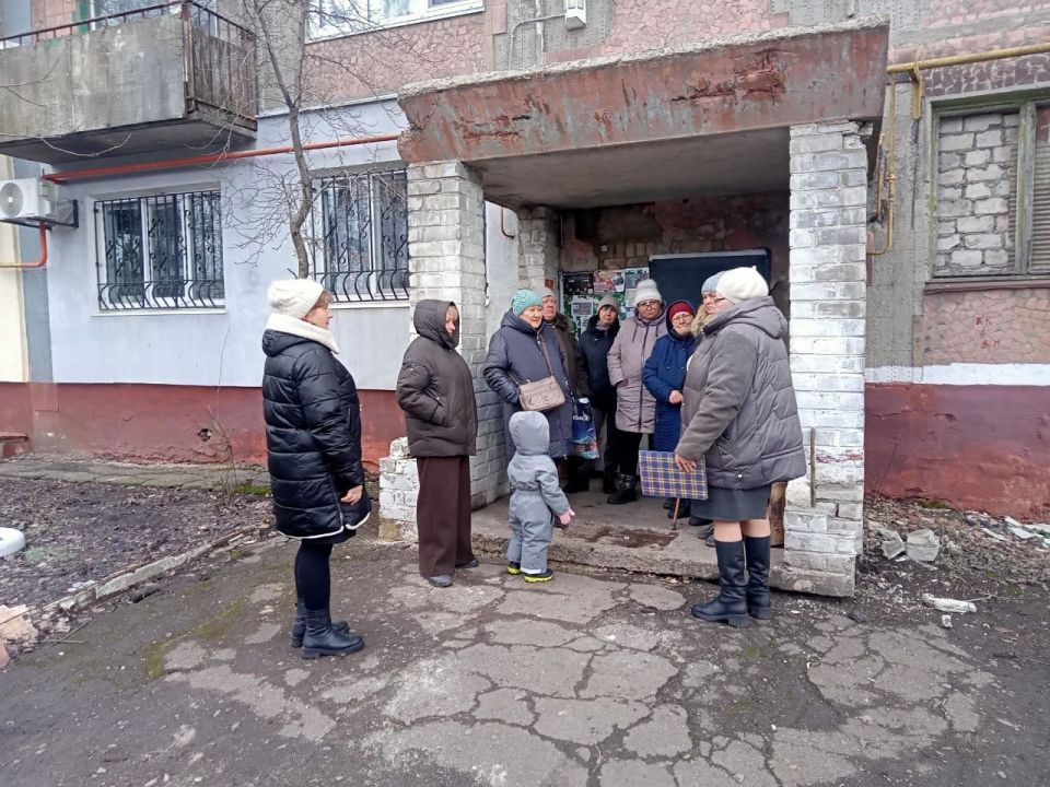 Роман Конев: В Горловке, в рамках проекта «Управдом» партии «Единая Россия», представители Управы Калининского района и Единого регионального фонда управления МКД ДНР провели серию встреч с жителями многоквартирных домов