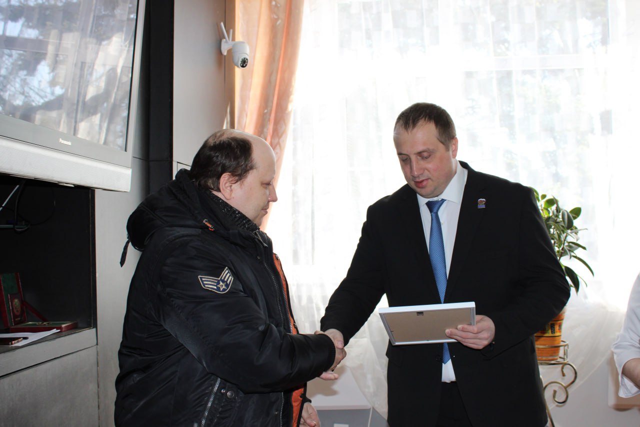 В Горловке поздравили сотрудников трамвайно-троллейбусного управления с профессиональным праздником В Горловке поздравили сотрудников трамвайно-троллейбусного управления с профессиональным праздником