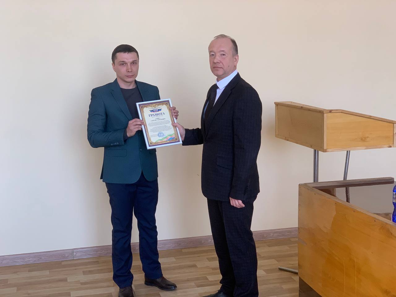 В Горловке поздравили сотрудников коммунальных службы с профессиональным праздником В Горловке поздравили сотрудников коммунальных службы с профессиональным праздником