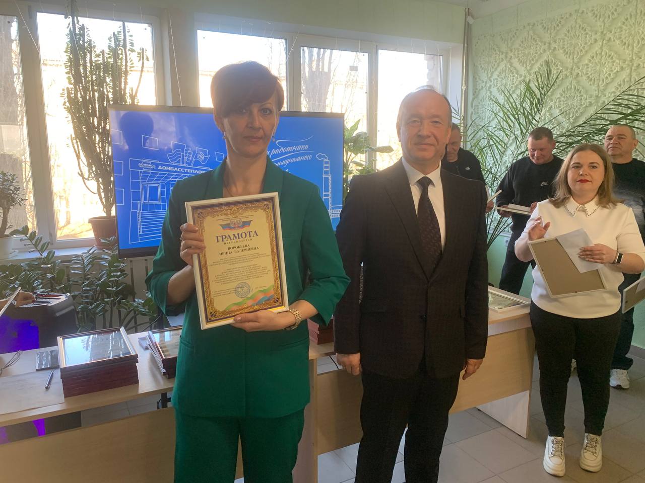 В Горловке поздравили сотрудников коммунальных службы с профессиональным праздником В Горловке поздравили сотрудников коммунальных службы с профессиональным праздником