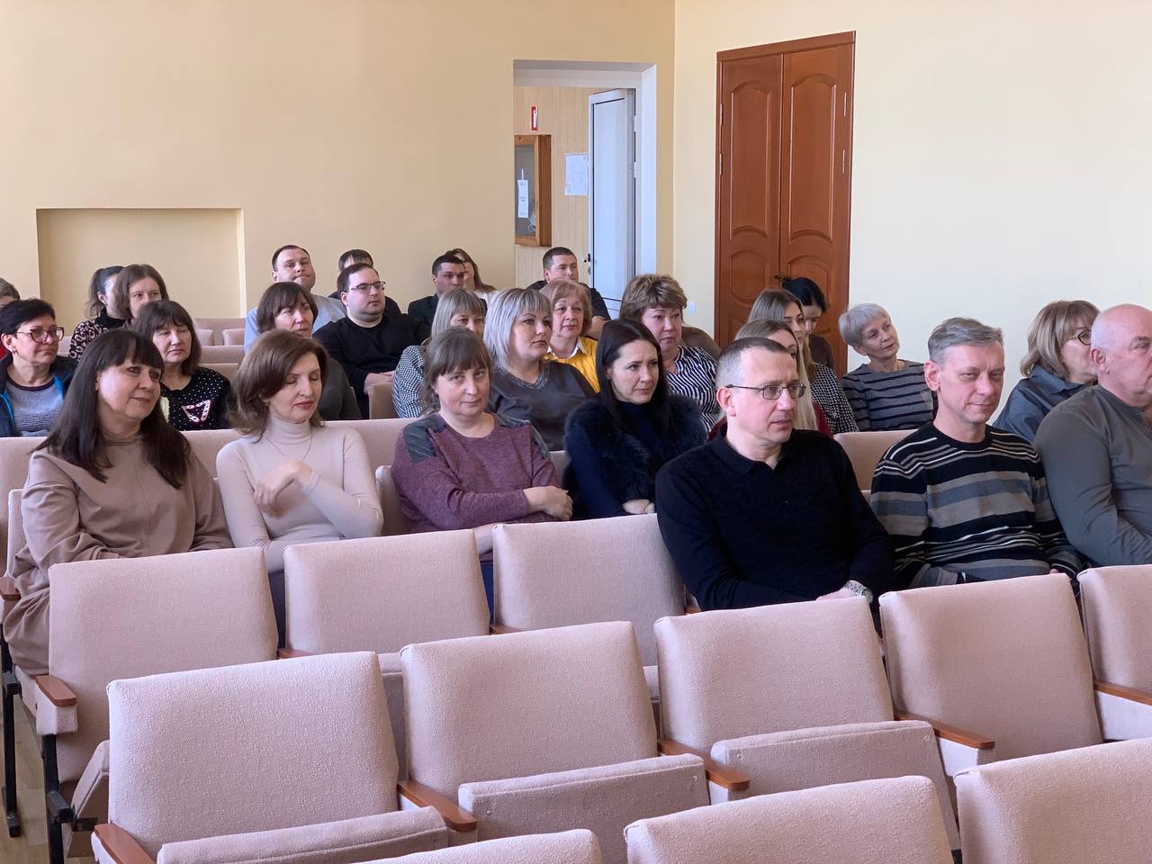 В Горловке поздравили сотрудников коммунальных службы с профессиональным праздником В Горловке поздравили сотрудников коммунальных службы с профессиональным праздником