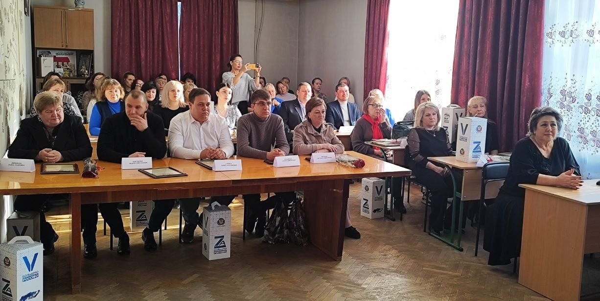 Иван Приходько: В Калининском районе Горловки прошло чествование сотрудников сферы ЖКХ Иван Приходько: В Калининском районе Горловки прошло чествование сотрудников сферы ЖКХ