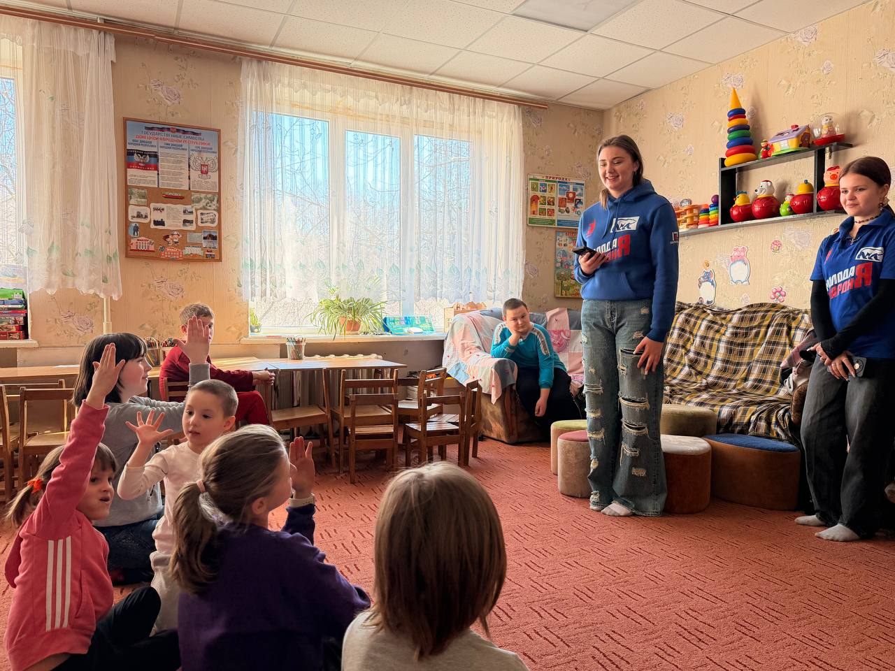 Детская радость бесценна. Активисты Центрально-городского штаба Молодёжки в рамках проекта «Старший брат» посетили детский социальный центр и провели для ребят развлекательную программу Детская радость бесценна. Активисты Центрально-городского штаба Молодёжки в рамках проекта «Старший брат» посетили детский социальный центр и провели для ребят развлекательную программу