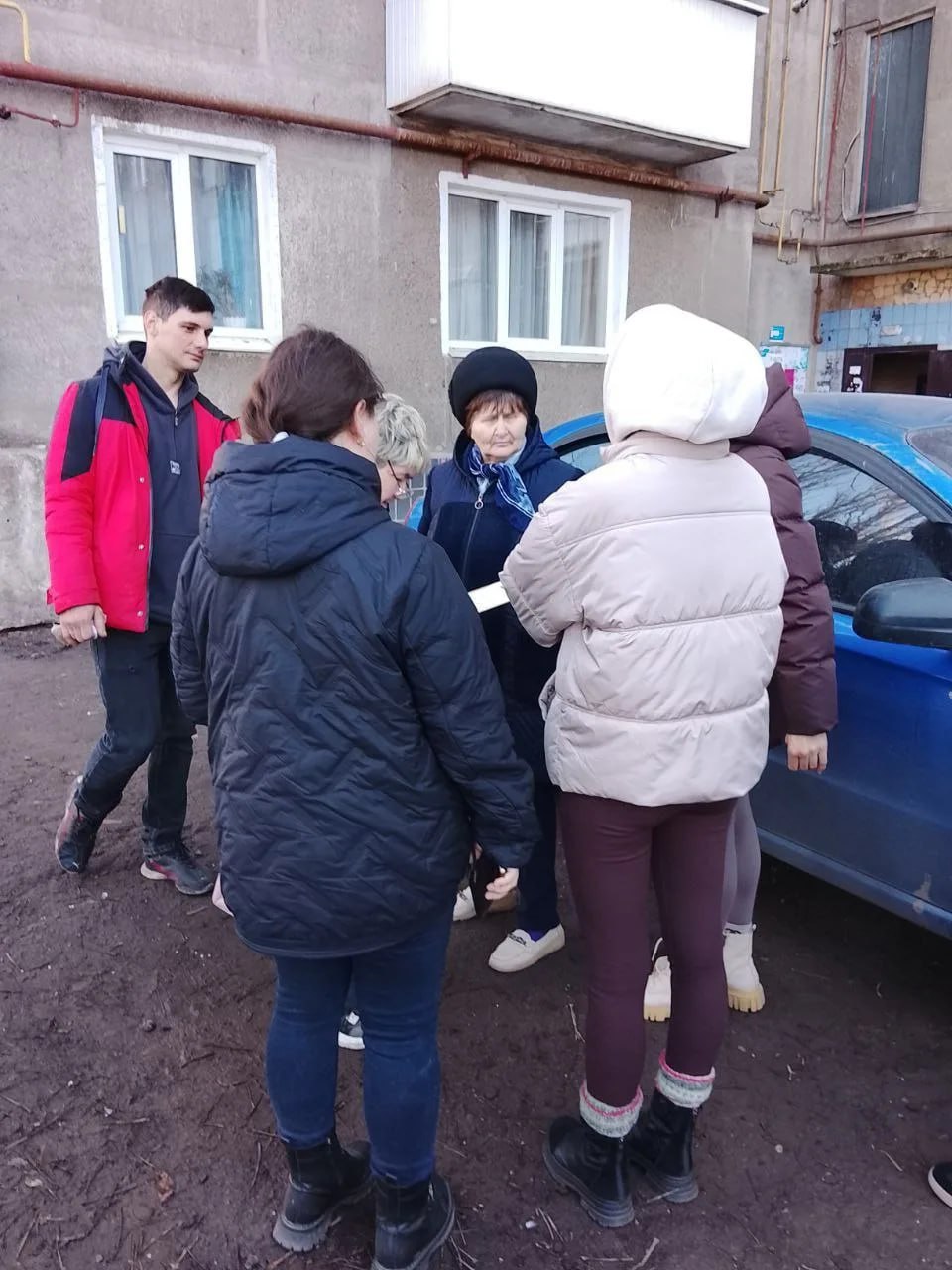 Роман Конев: В Горловке, в Центрально-Городском районе, состоялись встречи с жителями в рамках проекта «Управдом» от «Единой России» Роман Конев: В Горловке, в Центрально-Городском районе, состоялись встречи с жителями в рамках проекта «Управдом» от «Единой России»