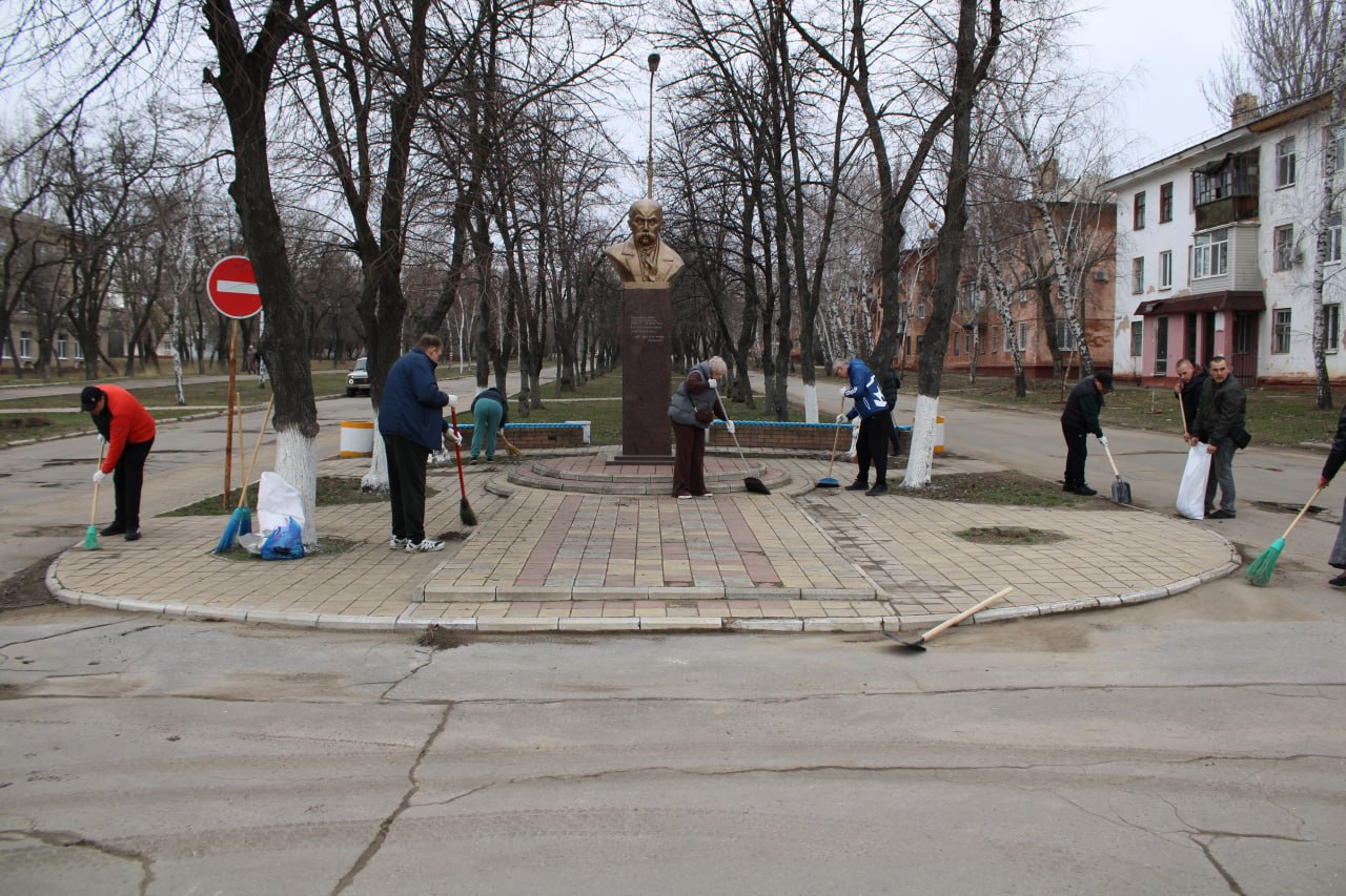 В Горловке проведен субботник В Горловке проведен субботник