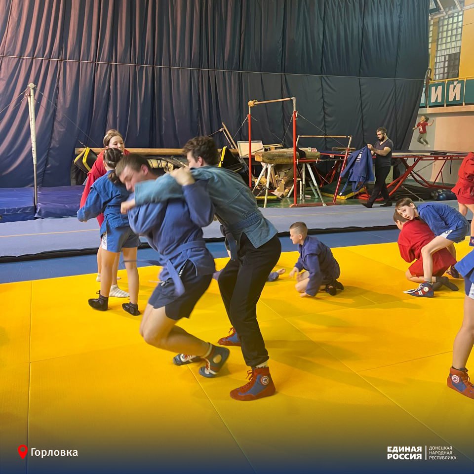 Горловская молодёжь выбирает силу Горловская молодёжь выбирает силу