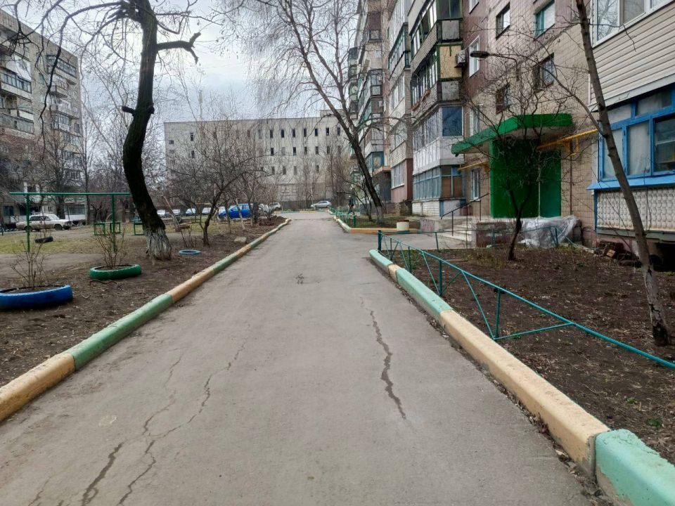 Роман Конев: В Никитовском районе Горловки активно благоустраиваются общественные пространства и наводится санитарный порядок в рамках партийного проекта «Единой России» «Донбасс – наш дом», курируемого Алексеем Муратовым Роман Конев: В Никитовском районе Горловки активно благоустраиваются общественные пространства и наводится санитарный порядок в рамках партийного проекта «Единой России» «Донбасс – наш дом», курируемого Алексеем Муратовым