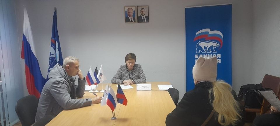 Роман Конев: 26 марта 2026 года депутаты Горловского городского совета от фракции «Единая Россия» – Светлана Евсеенко, Нелля Якуненко провели встречи с жителями города Роман Конев: 26 марта 2026 года депутаты Горловского городского совета от фракции «Единая Россия» – Светлана Евсеенко, Нелля Якуненко провели встречи с жителями города
