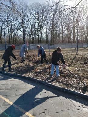В Горловке продолжаются работы в рамках двухмесячника по благоустройству