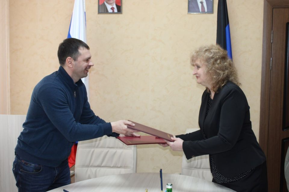 Иван Приходько: Подписано соглашение о сотрудничестве между управлениями образования городского округа Горловка и города Прокопьевска Иван Приходько: Подписано соглашение о сотрудничестве между управлениями образования городского округа Горловка и города Прокопьевска