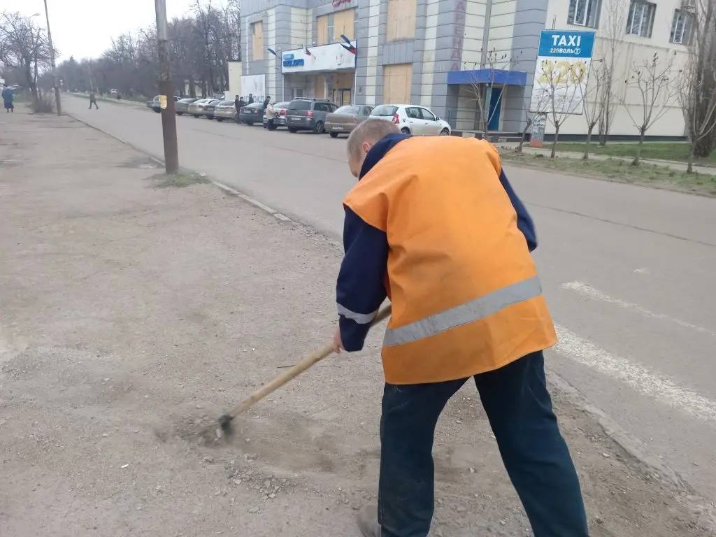 О работах МУП «Простор». Муниципальное унитарное предприятие «Простор» ежедневно выполняет все необходимые работы по содержанию городских улиц О работах МУП «Простор». Муниципальное унитарное предприятие «Простор» ежедневно выполняет все необходимые работы по содержанию городских улиц