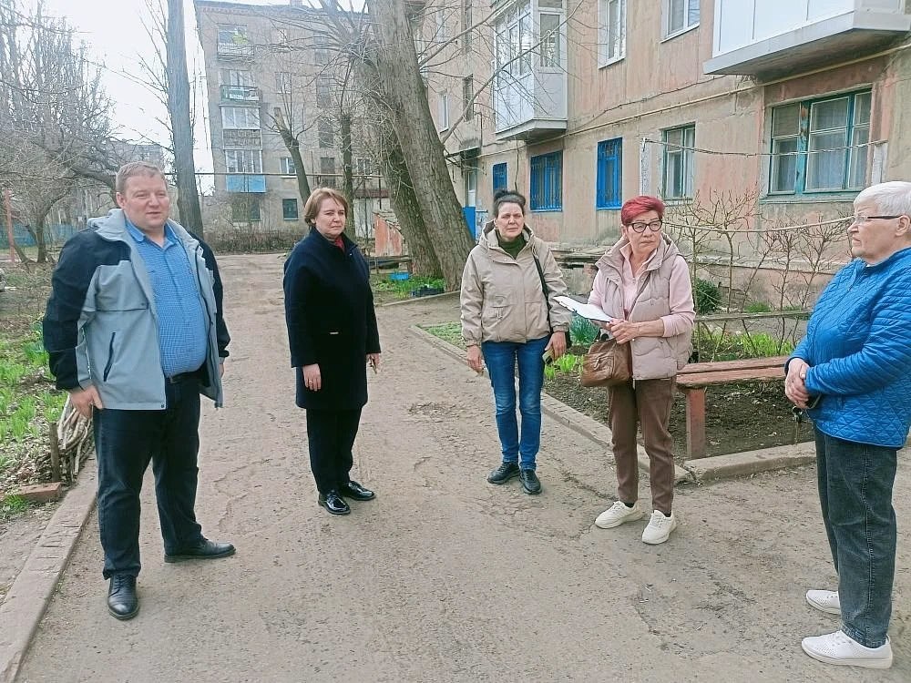 В Калининском районе Горловки жители берут управление домами в свои руки