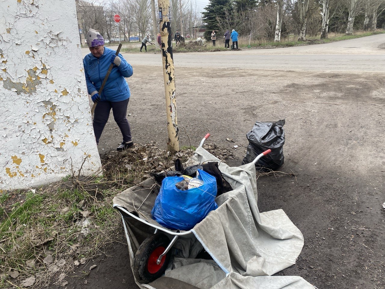 Иван Приходько: В Калининском районе Горловки продолжается двухмесячник по благоустройству общественных территорий Иван Приходько: В Калининском районе Горловки продолжается двухмесячник по благоустройству общественных территорий
