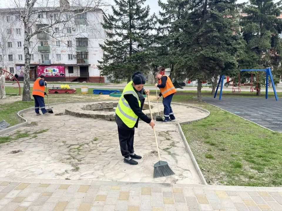 О работах МУП «Простор». Муниципальное унитарное предприятие «Простор» ежедневно выполняет все необходимые работы по содержанию городских улиц О работах МУП «Простор». Муниципальное унитарное предприятие «Простор» ежедневно выполняет все необходимые работы по содержанию городских улиц