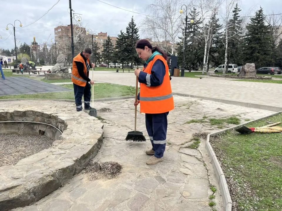 О работах МУП «Простор». Муниципальное унитарное предприятие «Простор» ежедневно выполняет все необходимые работы по содержанию городских улиц О работах МУП «Простор». Муниципальное унитарное предприятие «Простор» ежедневно выполняет все необходимые работы по содержанию городских улиц
