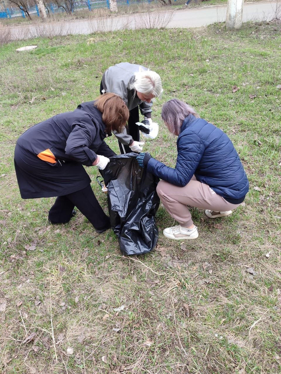 Иван Приходько: В Калининском районе Горловки продолжается двухмесячник по благоустройству общественных территорий Иван Приходько: В Калининском районе Горловки продолжается двухмесячник по благоустройству общественных территорий