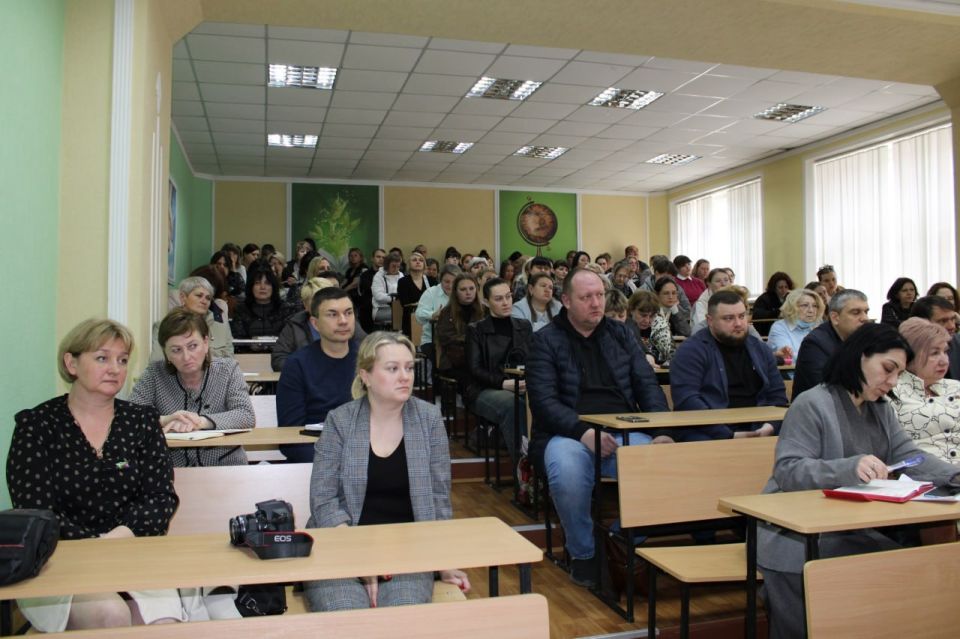 Иван Приходько: Алексей Муратов провел встречу с активистами Горловского отделения партии «Единая Россия» Иван Приходько: Алексей Муратов провел встречу с активистами Горловского отделения партии «Единая Россия»