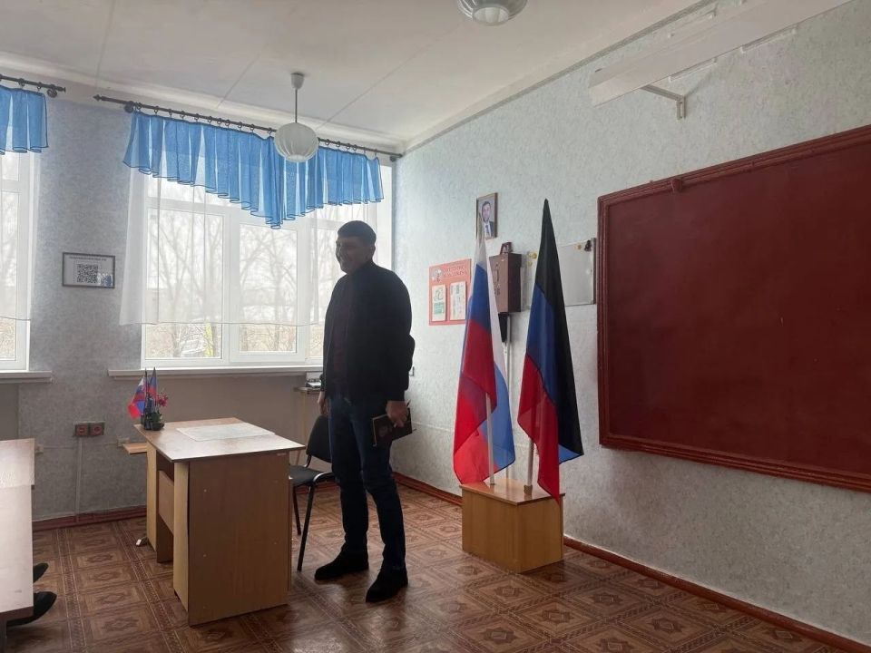 Роман Конев: 2 апреля 2026 года депутаты Горловского городского совета от фракции «Единая Россия» – Инает Розводова и Сергей Попов провели встречи с населением Роман Конев: 2 апреля 2026 года депутаты Горловского городского совета от фракции «Единая Россия» – Инает Розводова и Сергей Попов провели встречи с населением