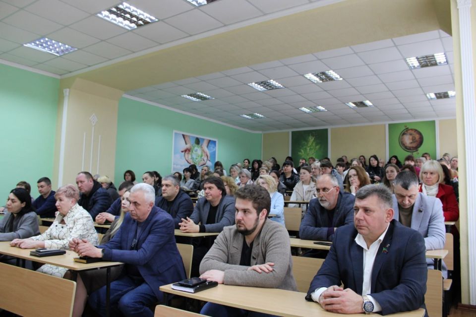 Иван Приходько: Алексей Муратов провел встречу с активистами Горловского отделения партии «Единая Россия» Иван Приходько: Алексей Муратов провел встречу с активистами Горловского отделения партии «Единая Россия»