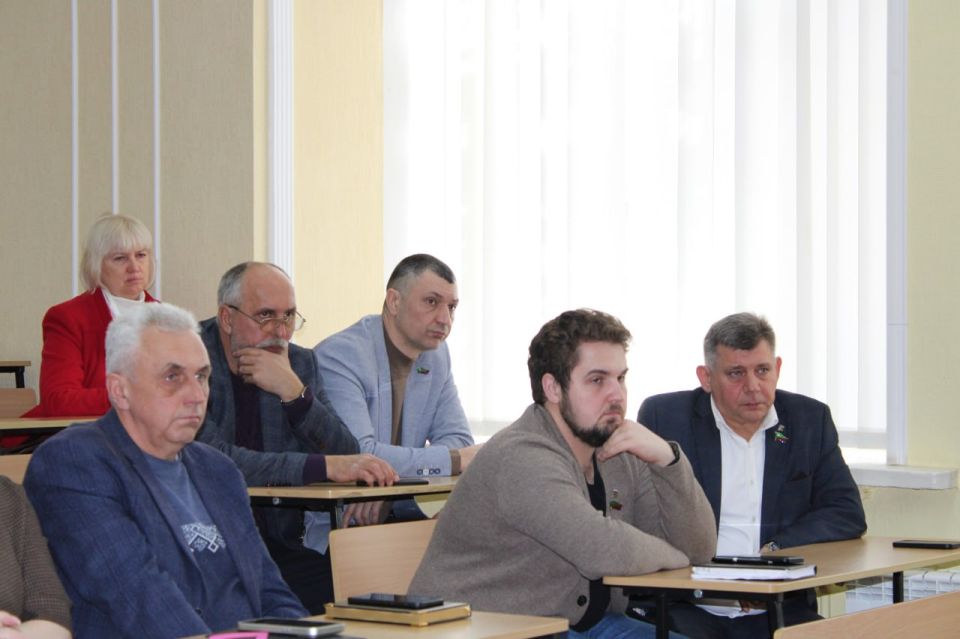 Иван Приходько: Алексей Муратов провел встречу с активистами Горловского отделения партии «Единая Россия» Иван Приходько: Алексей Муратов провел встречу с активистами Горловского отделения партии «Единая Россия»