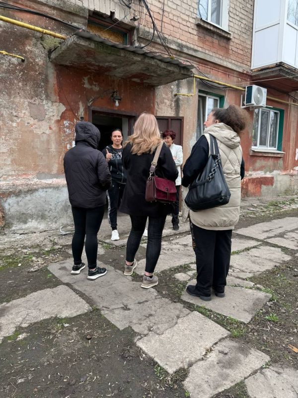 Иван Приходько: В Никитовском внутригородском районе города Горловка продолжается работа в рамках партийного проекта «Старший по дому» Иван Приходько: В Никитовском внутригородском районе города Горловка продолжается работа в рамках партийного проекта «Старший по дому»
