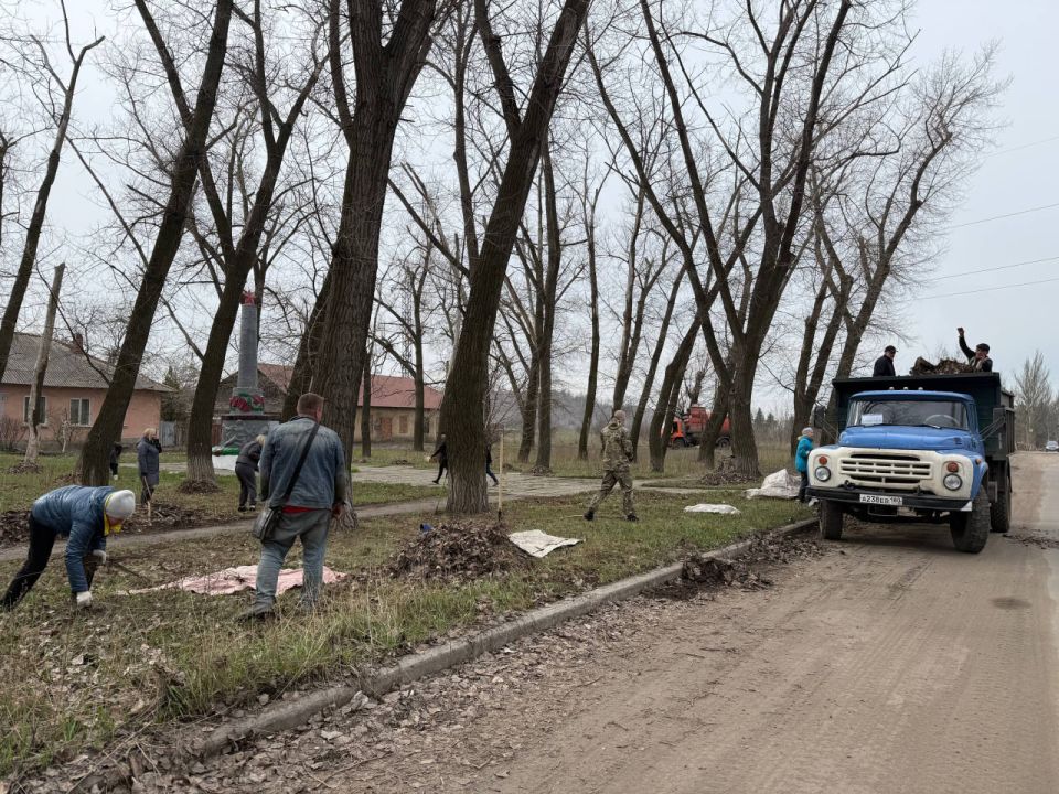 Иван Приходько: В Никитовском внутригородском районе города Горловка продолжаются работы в рамках двухмесячника по благоустройству Иван Приходько: В Никитовском внутригородском районе города Горловка продолжаются работы в рамках двухмесячника по благоустройству